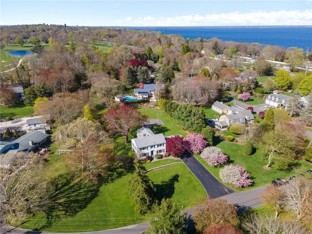 63 Briarcliff Avenue Warwick RI 02889