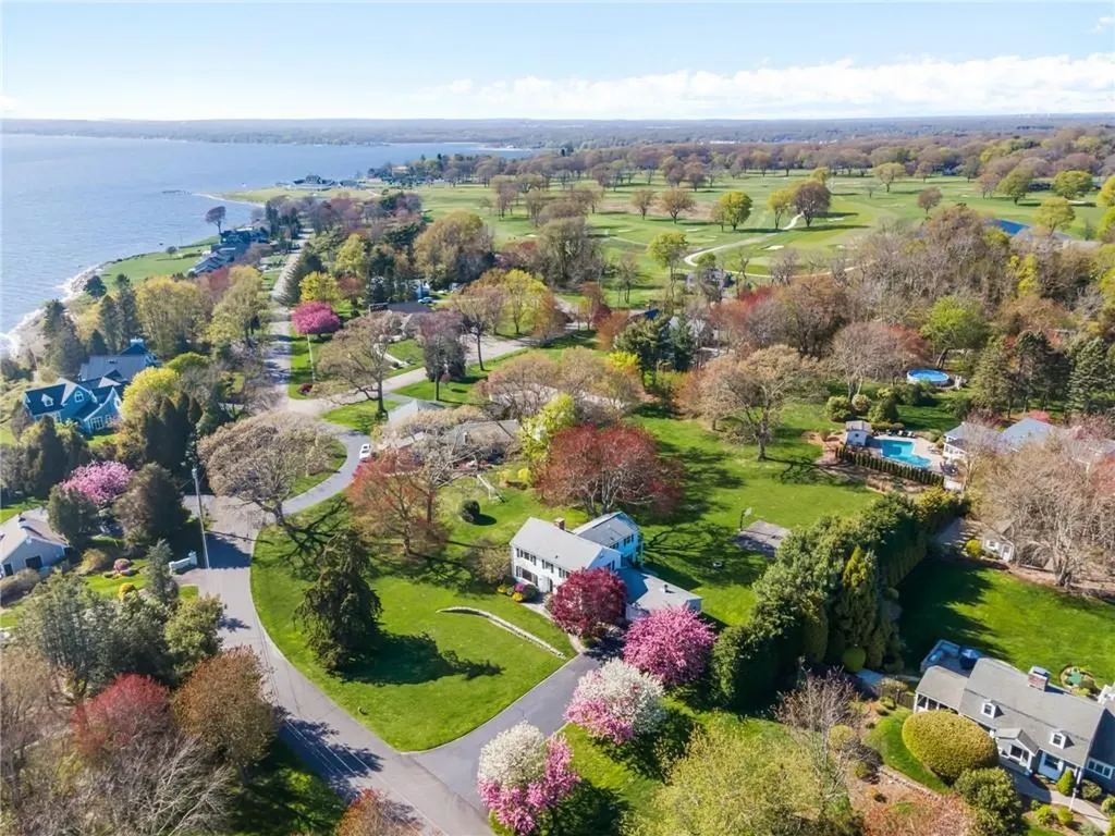 63 Briarcliff Avenue Warwick RI 02889