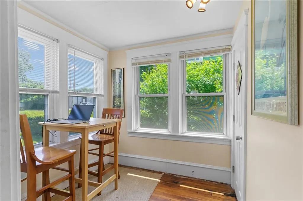391 Norwood Avenue Warwick RI 02888