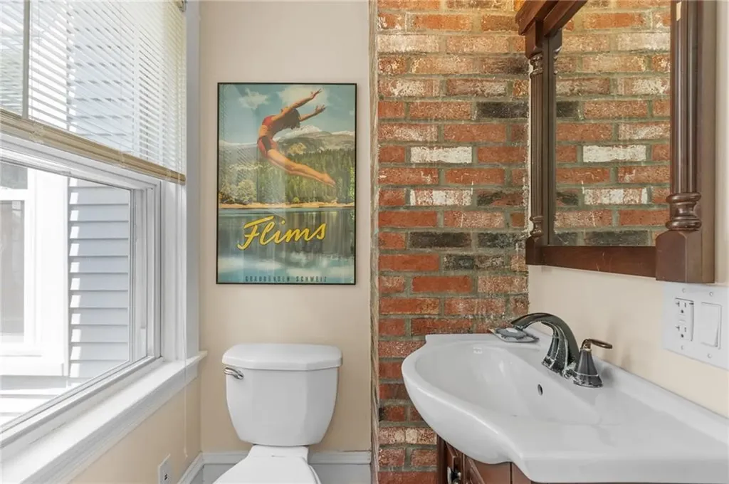 391 Norwood Avenue Warwick RI 02888