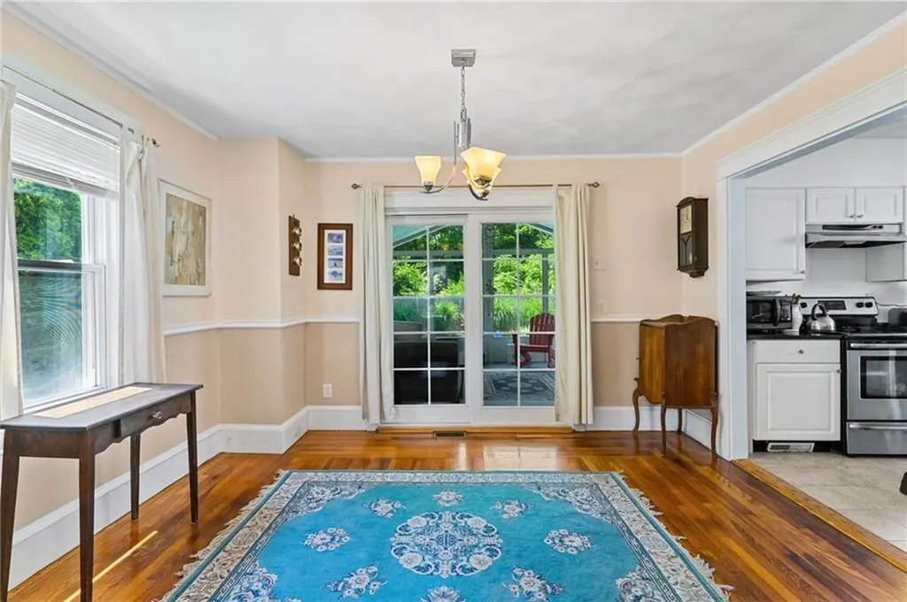 391 Norwood Avenue Warwick RI 02888