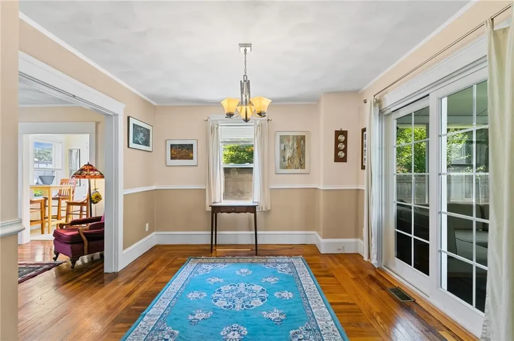 391 Norwood Avenue Warwick RI 02888