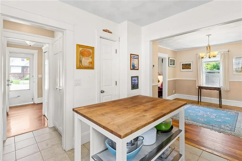 391 Norwood Avenue Warwick RI 02888