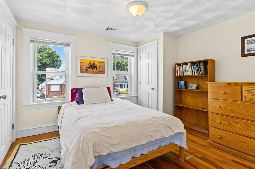 391 Norwood Avenue Warwick RI 02888