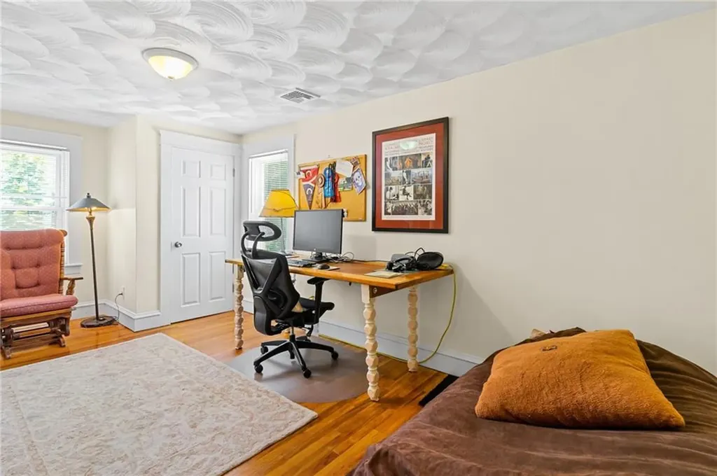 391 Norwood Avenue Warwick RI 02888