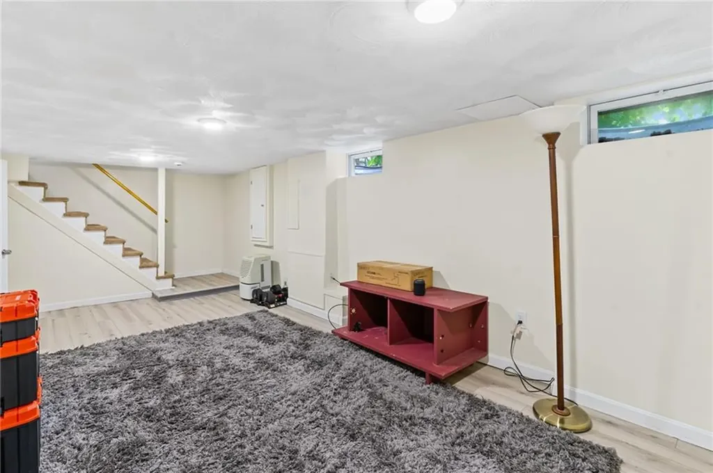 391 Norwood Avenue Warwick RI 02888