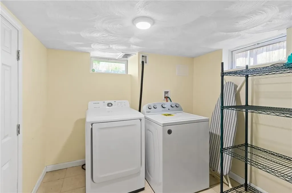 391 Norwood Avenue Warwick RI 02888