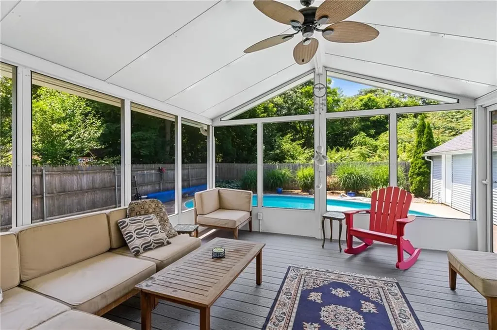 391 Norwood Avenue Warwick RI 02888