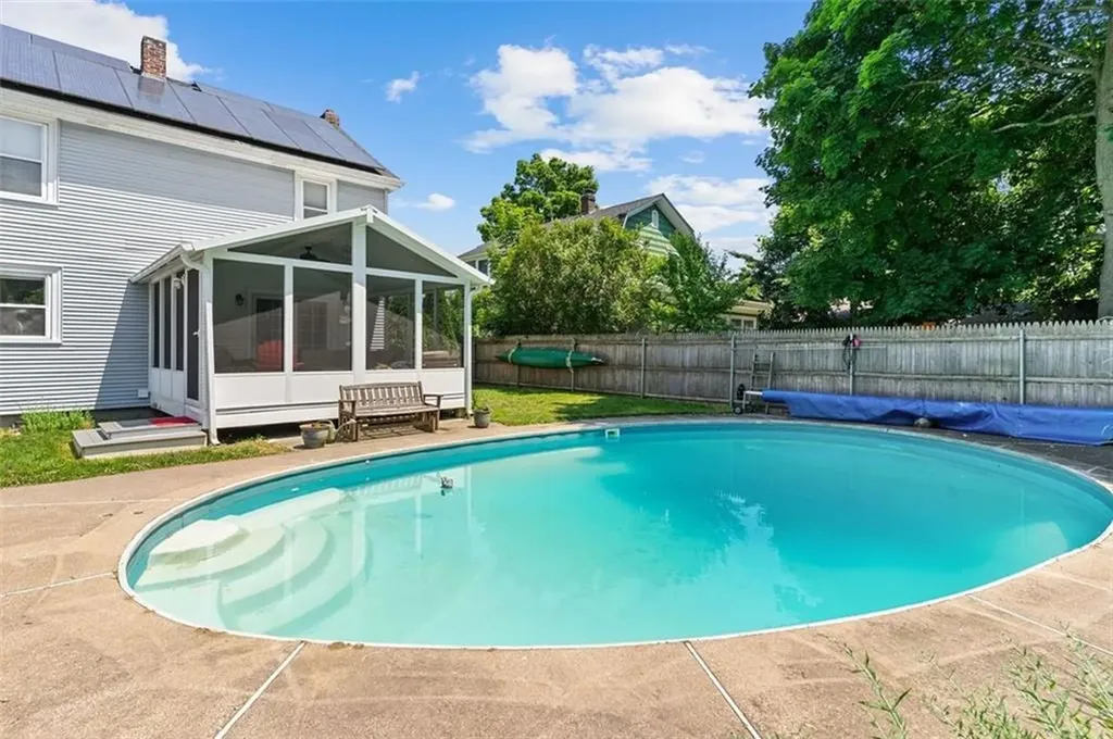 391 Norwood Avenue Warwick RI 02888