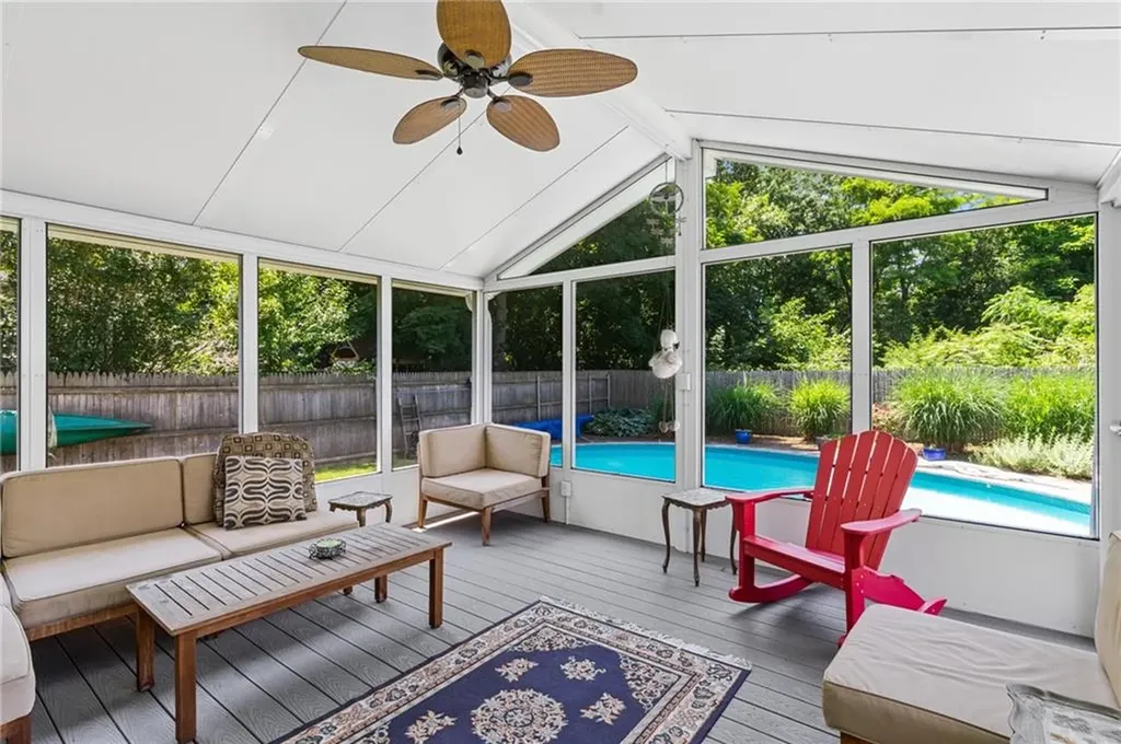 391 Norwood Avenue Warwick RI 02888