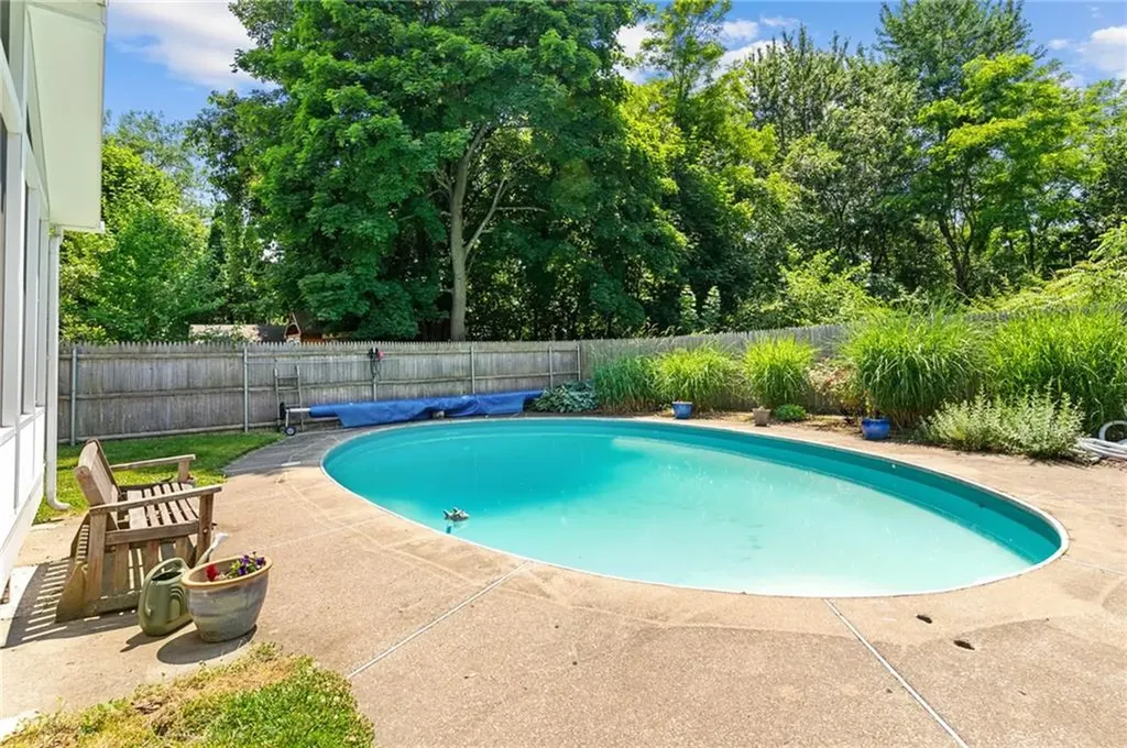 391 Norwood Avenue Warwick RI 02888