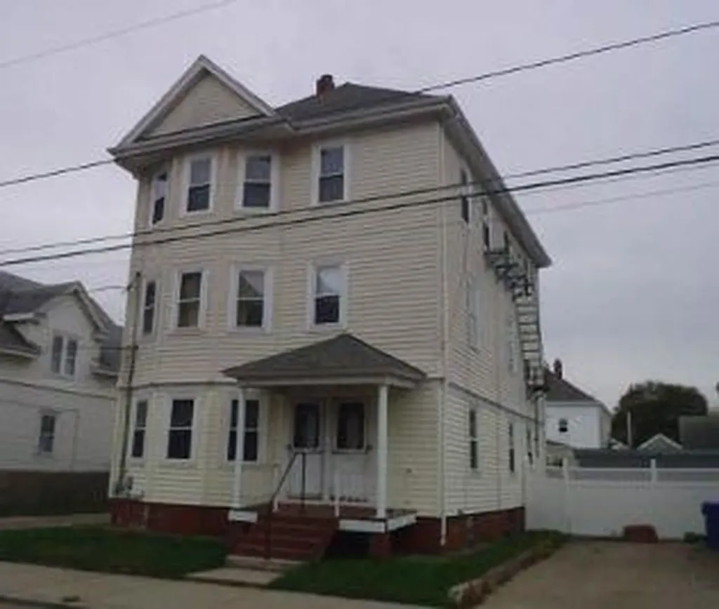 86 Owen Avenue Pawtucket RI 02860