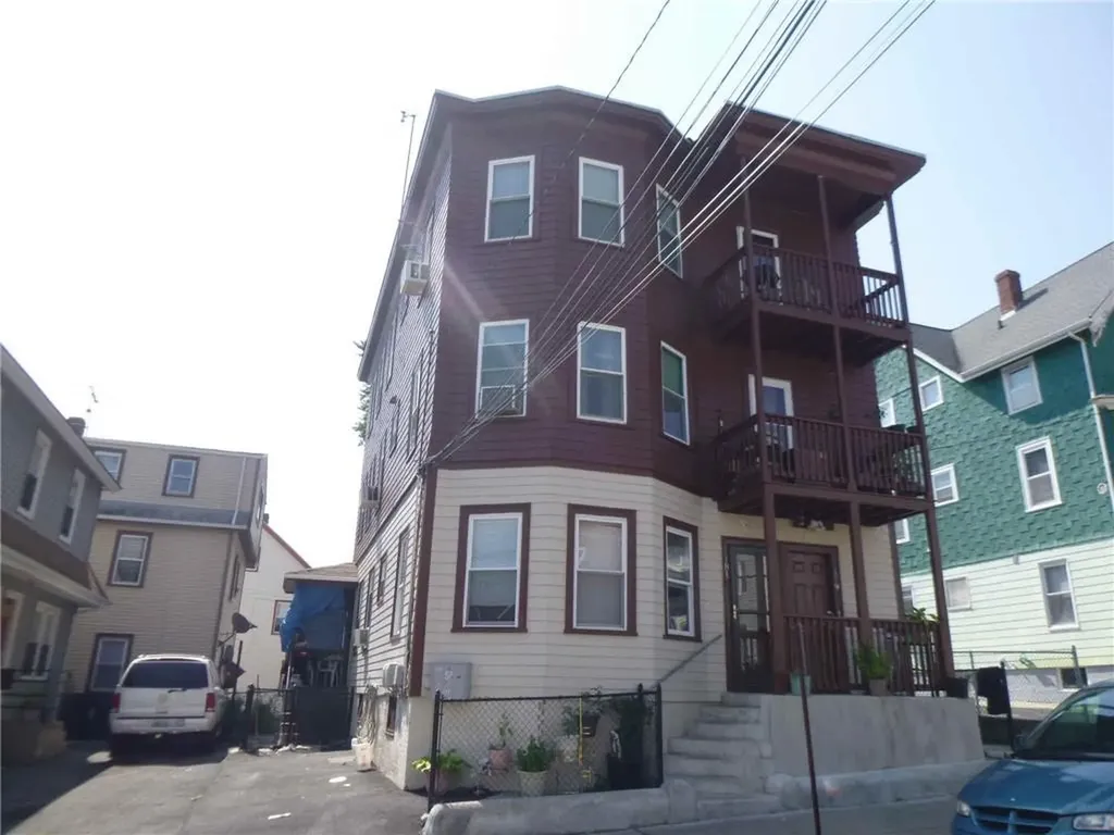 179 Woodbine Street Pawtucket RI 02860