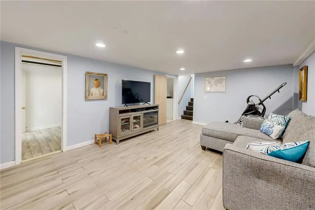 152 Sagamore Road Cranston RI 02920
