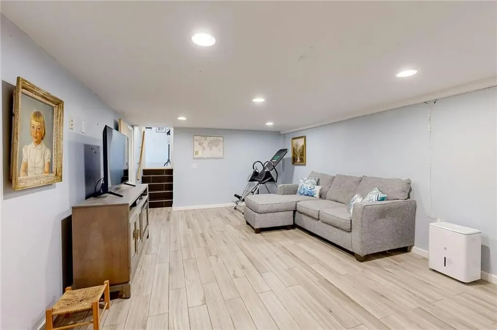 152 Sagamore Road Cranston RI 02920