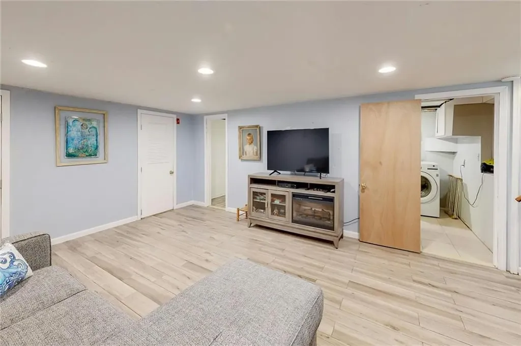 152 Sagamore Road Cranston RI 02920