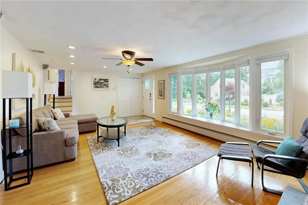 152 Sagamore Road Cranston RI 02920