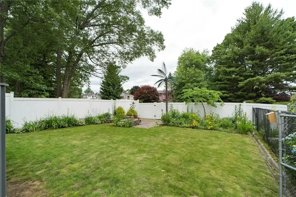 152 Sagamore Road Cranston RI 02920