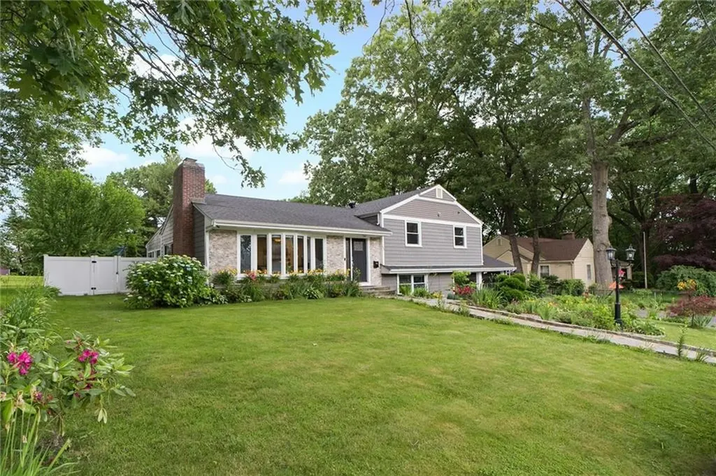 152 Sagamore Road Cranston RI 02920