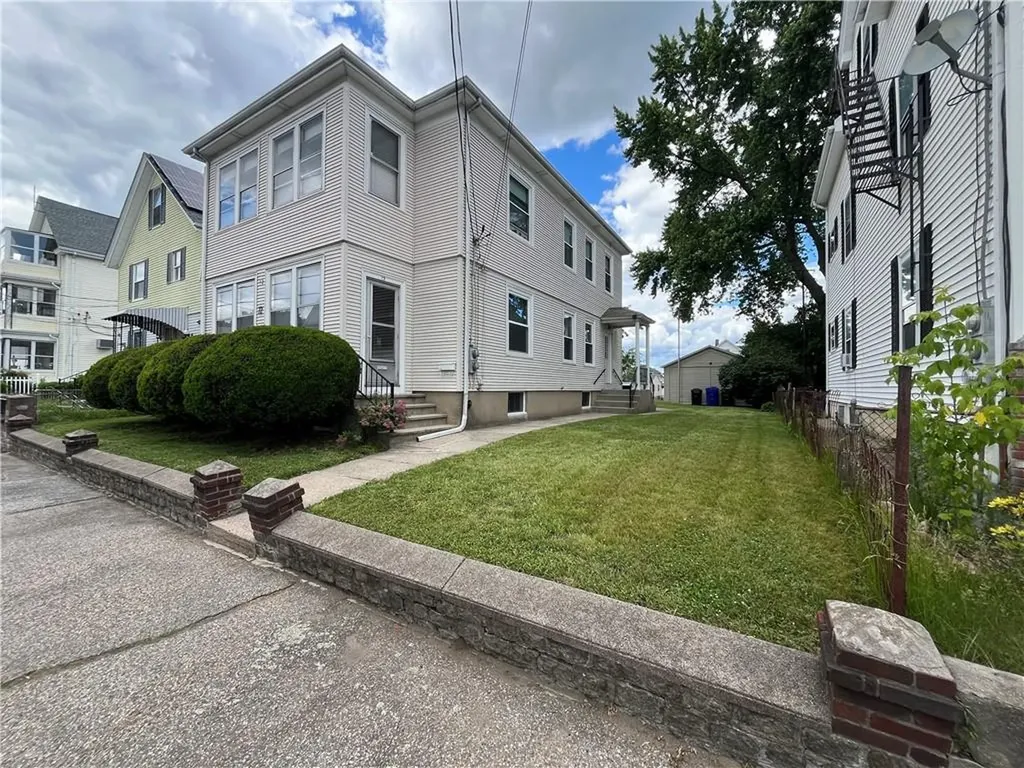72 Chaplin Street Pawtucket RI 02861