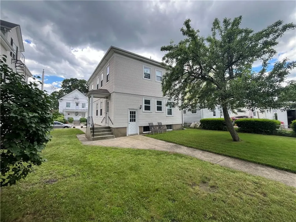 72 Chaplin Street Pawtucket RI 02861