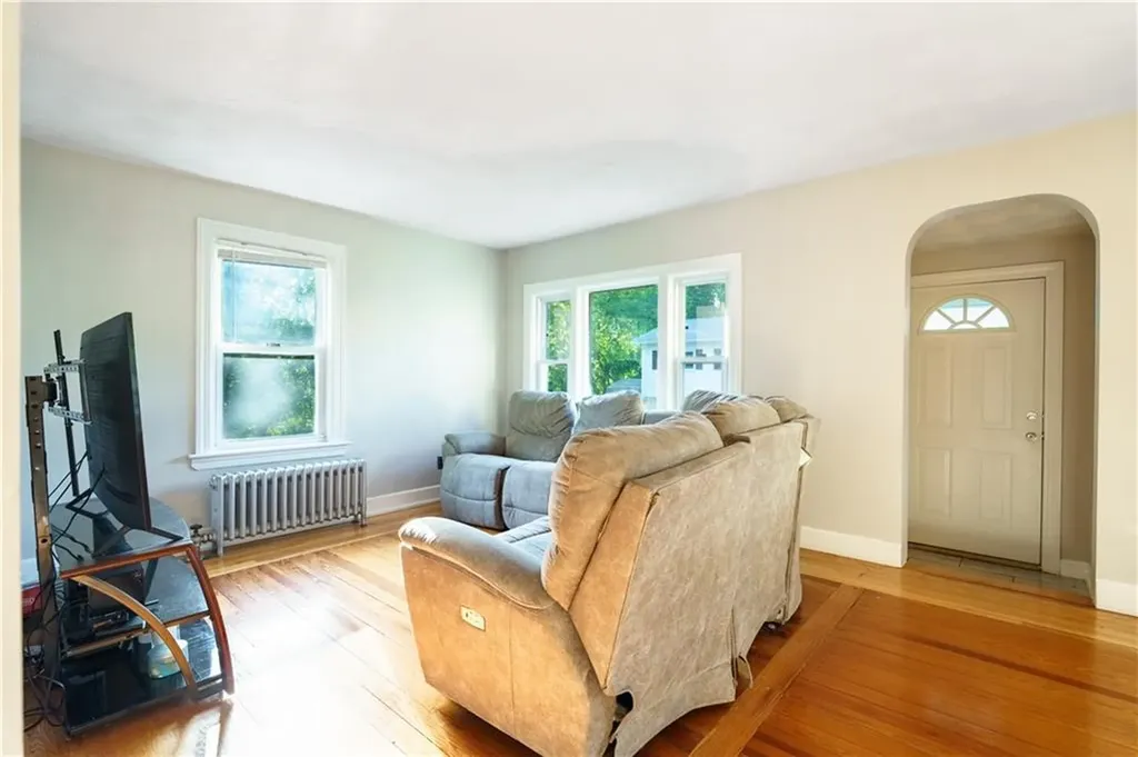 18 Chamberlain Street Smithfield RI 02917