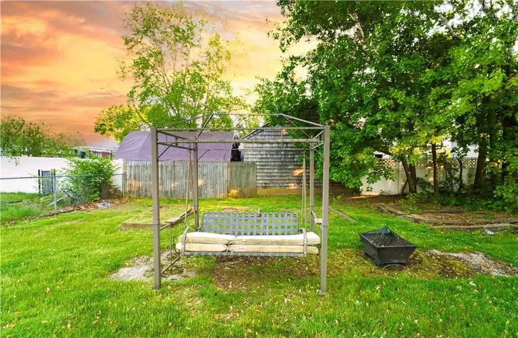 18 Chamberlain Street Smithfield RI 02917