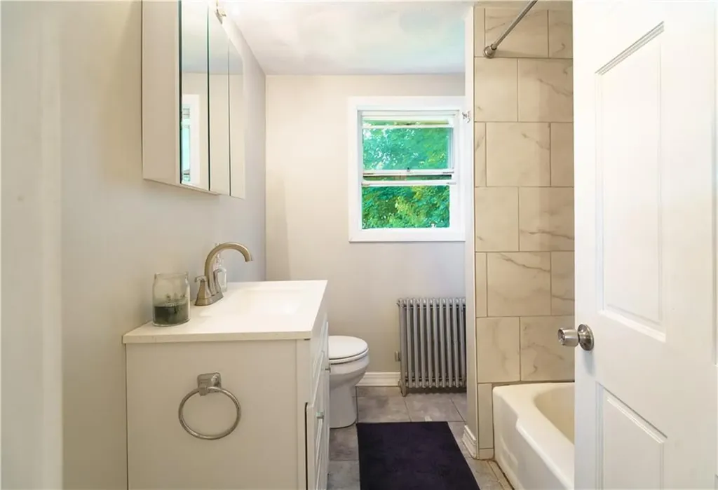 18 Chamberlain Street Smithfield RI 02917