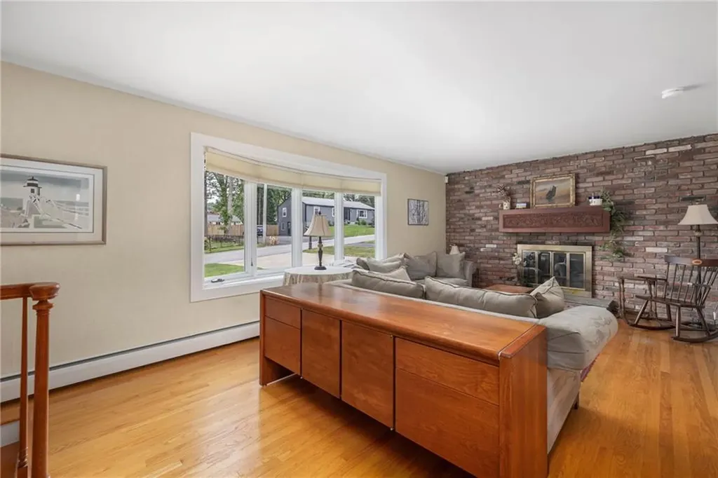15 Laurel Lane Cumberland RI 02864