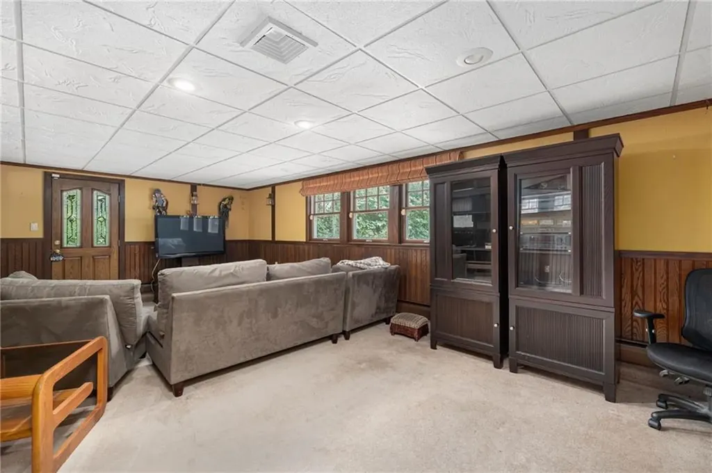 15 Laurel Lane Cumberland RI 02864