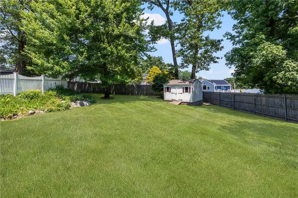 15 Laurel Lane Cumberland RI 02864