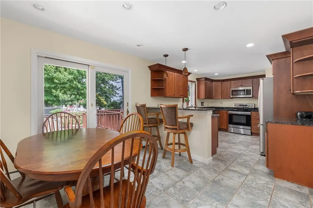 15 Laurel Lane Cumberland RI 02864