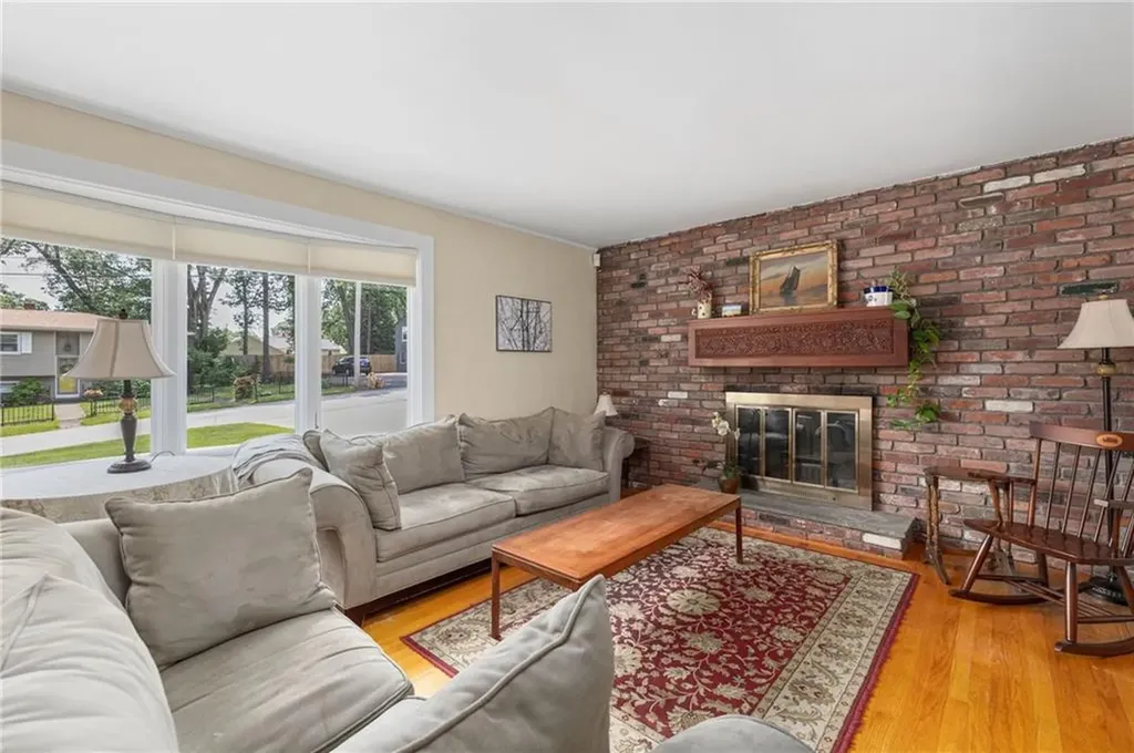 15 Laurel Lane Cumberland RI 02864