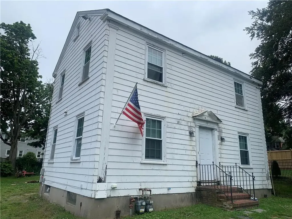 19 Admiral Kalbfus Road Newport RI 02840