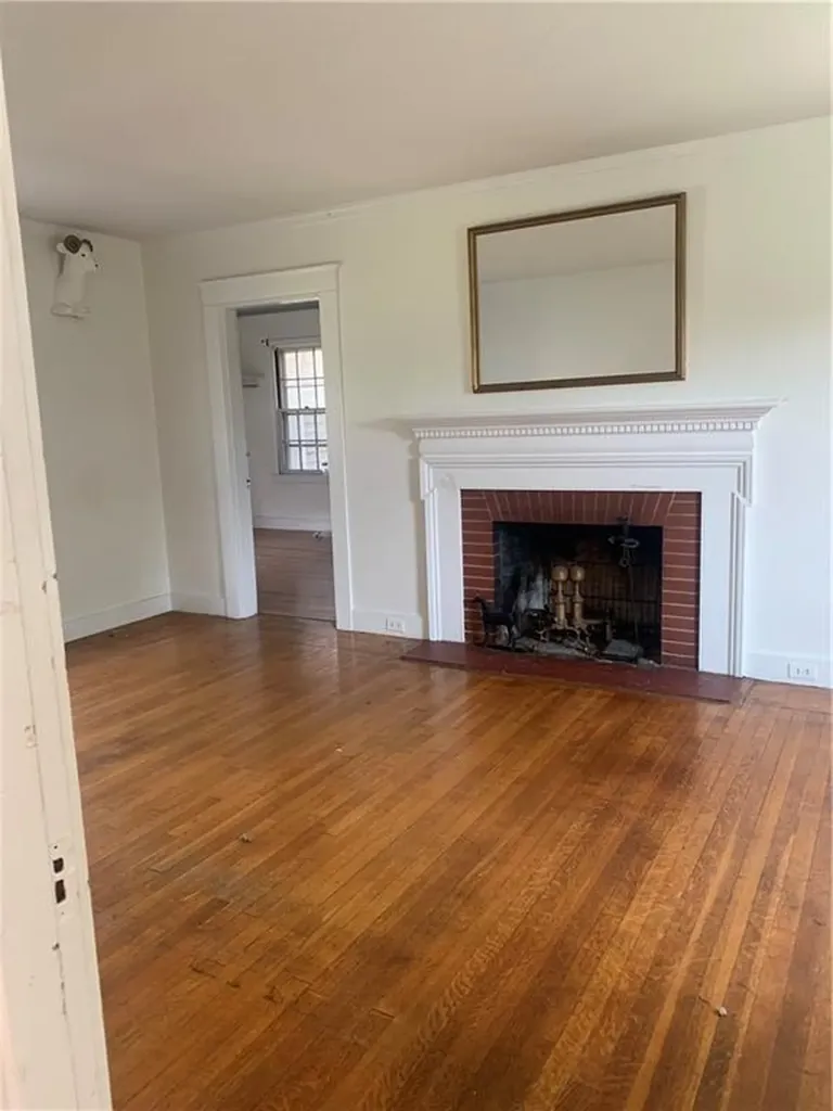 19 Admiral Kalbfus Road Newport RI 02840