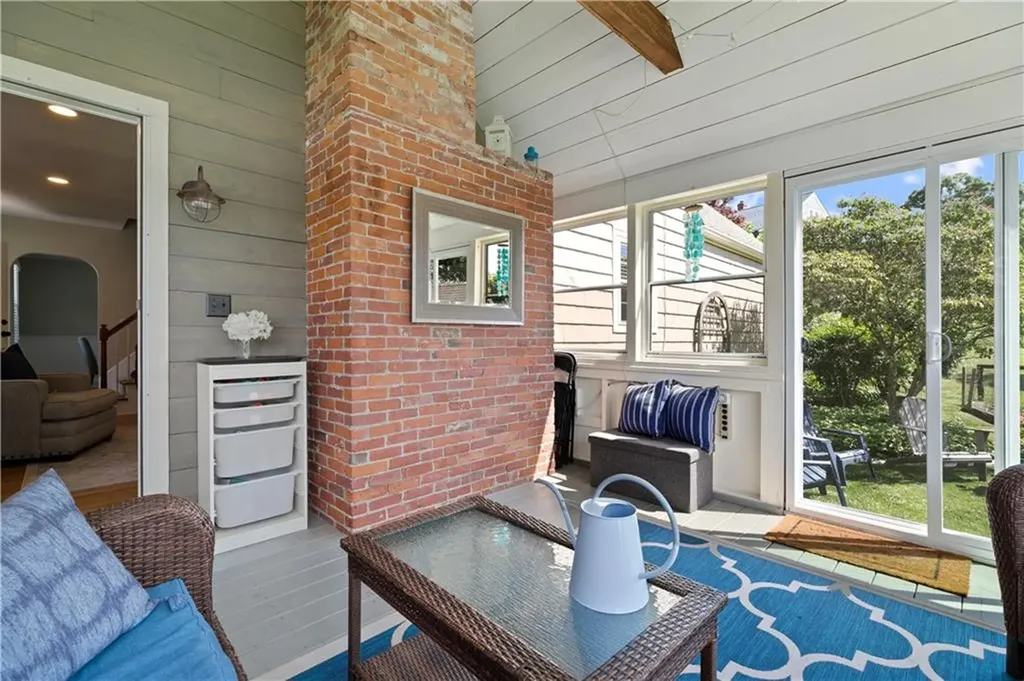 9 Pocasset Avenue Tiverton RI 02878