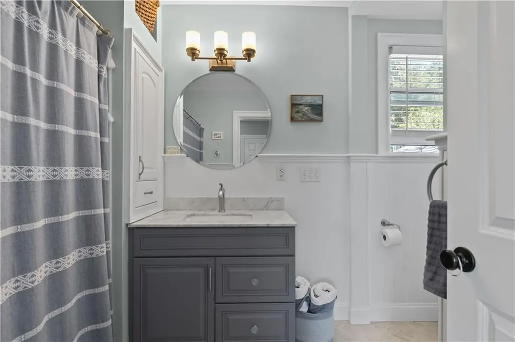 9 Pocasset Avenue Tiverton RI 02878