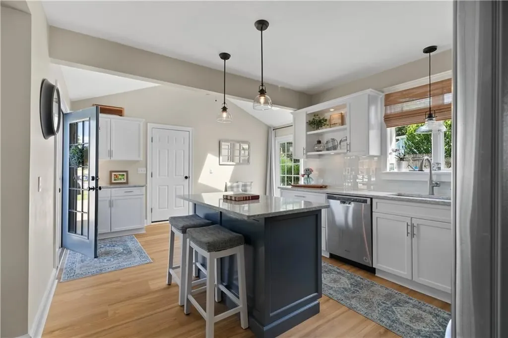 9 Pocasset Avenue Tiverton RI 02878