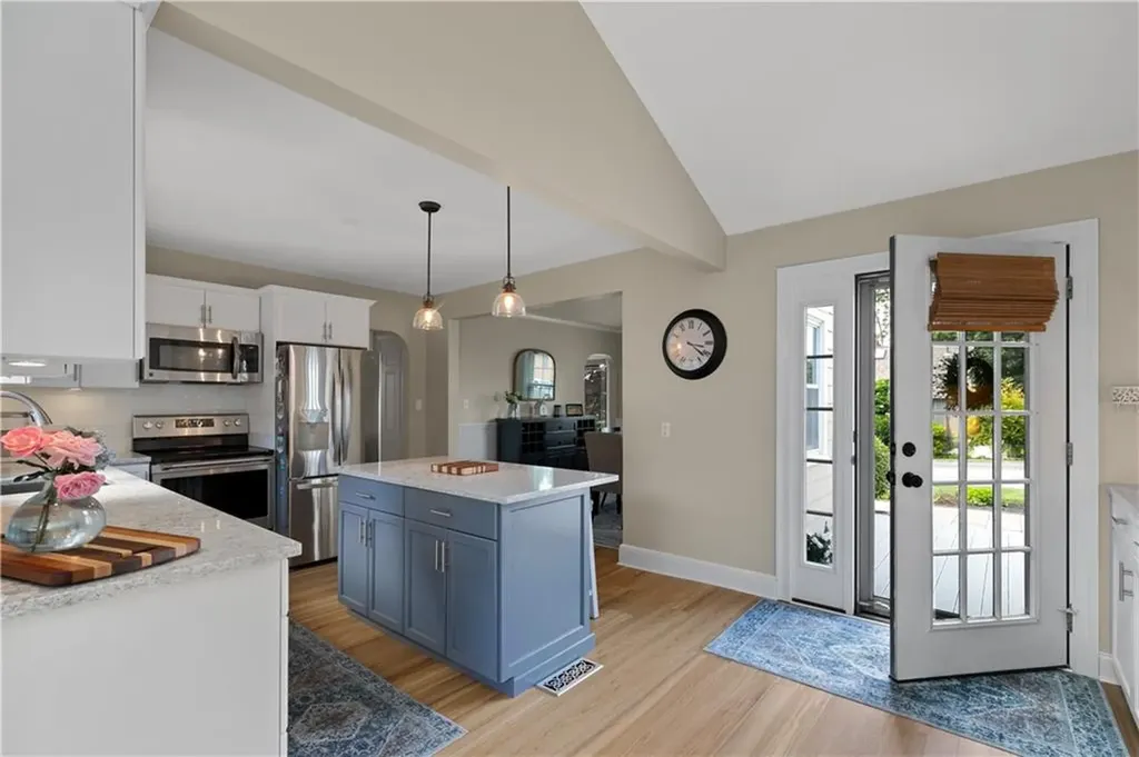 9 Pocasset Avenue Tiverton RI 02878