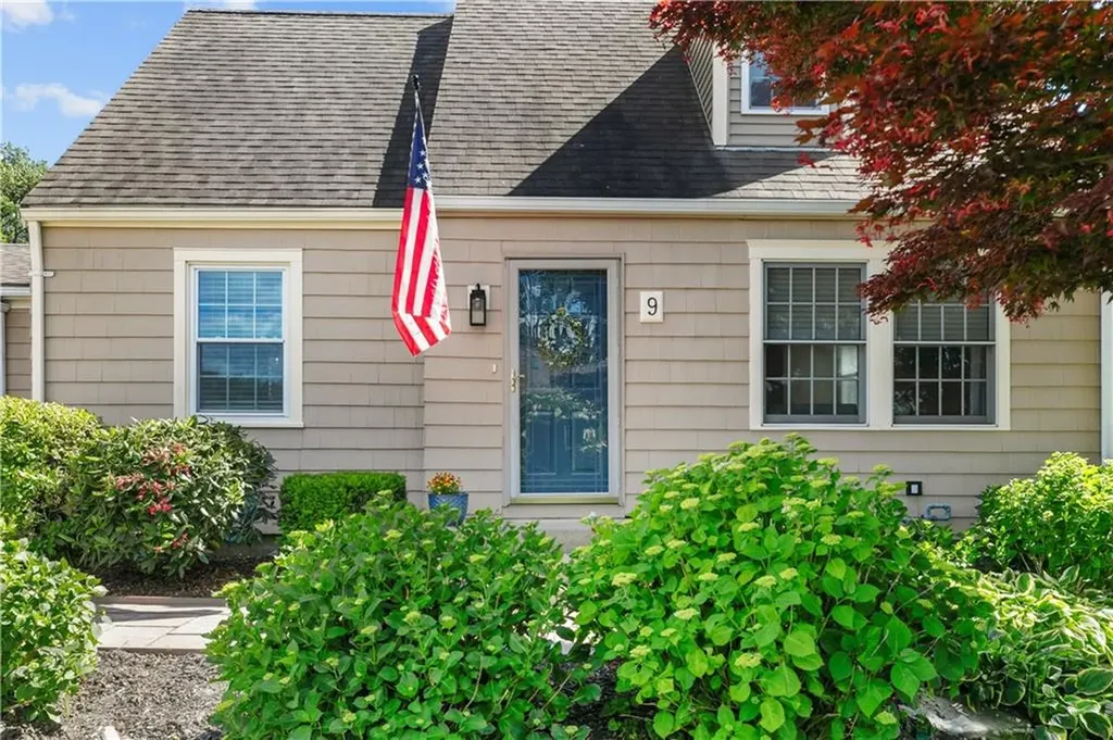 9 Pocasset Avenue Tiverton RI 02878