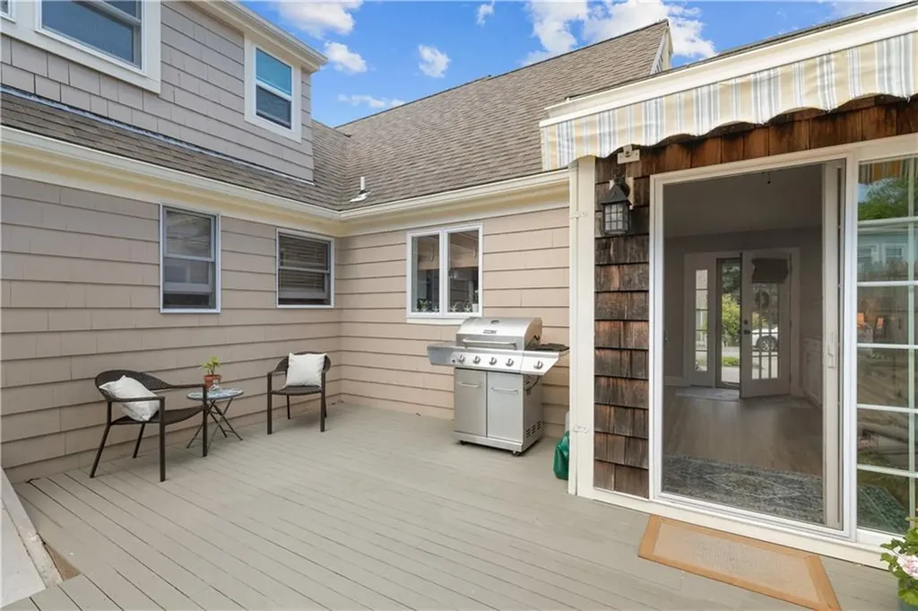 9 Pocasset Avenue Tiverton RI 02878