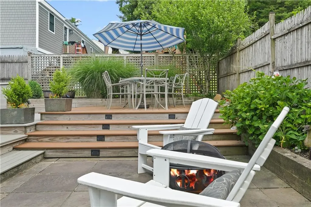 9 Pocasset Avenue Tiverton RI 02878