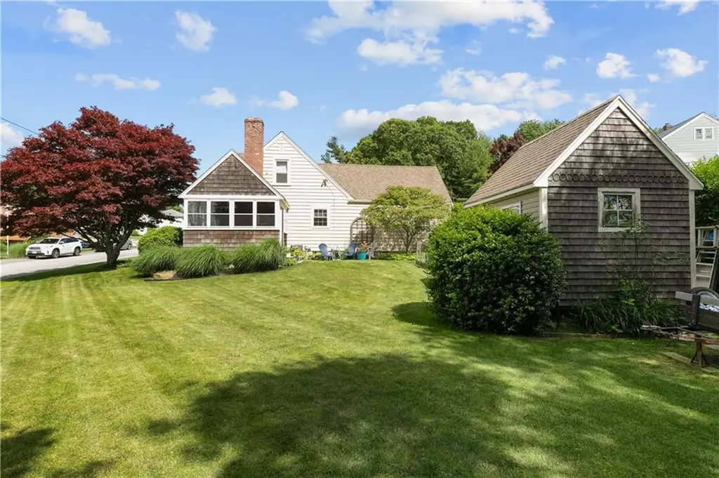 9 Pocasset Avenue Tiverton RI 02878