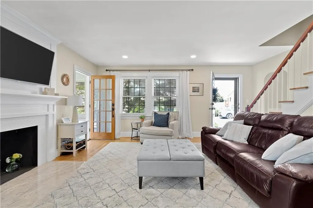 9 Pocasset Avenue Tiverton RI 02878