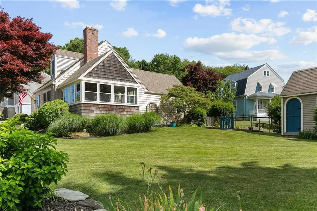 9 Pocasset Avenue Tiverton RI 02878