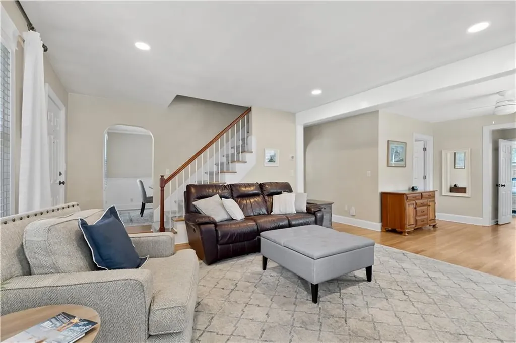 9 Pocasset Avenue Tiverton RI 02878