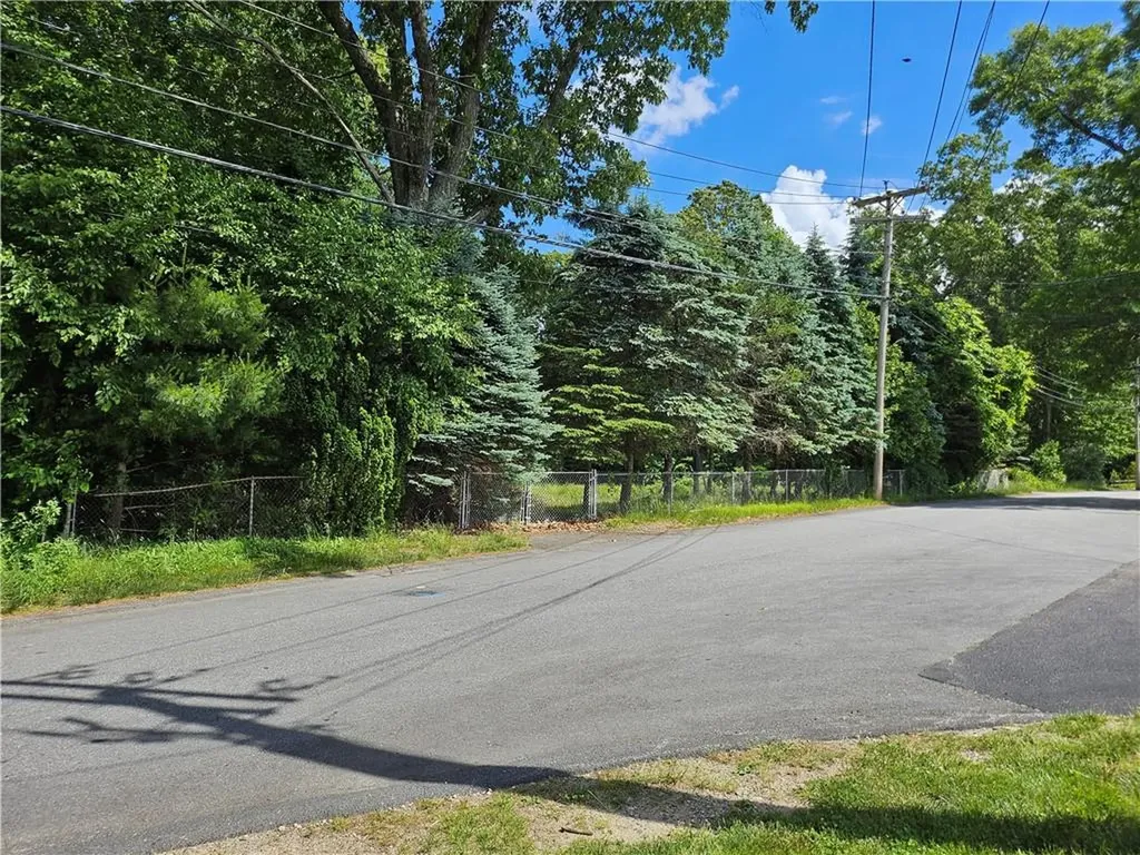 411 Harris Road Smithfield RI 02917