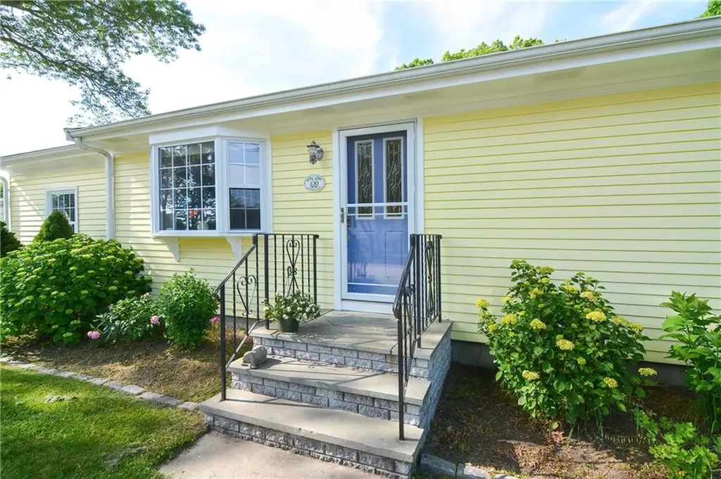 130 Bramble Way Tiverton RI 02878