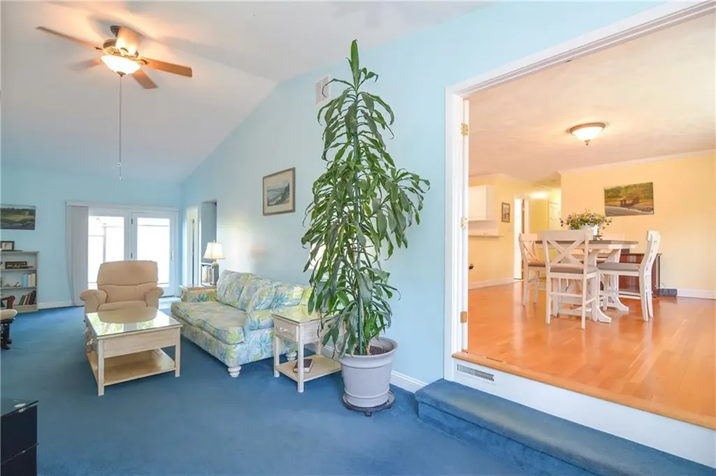 130 Bramble Way Tiverton RI 02878