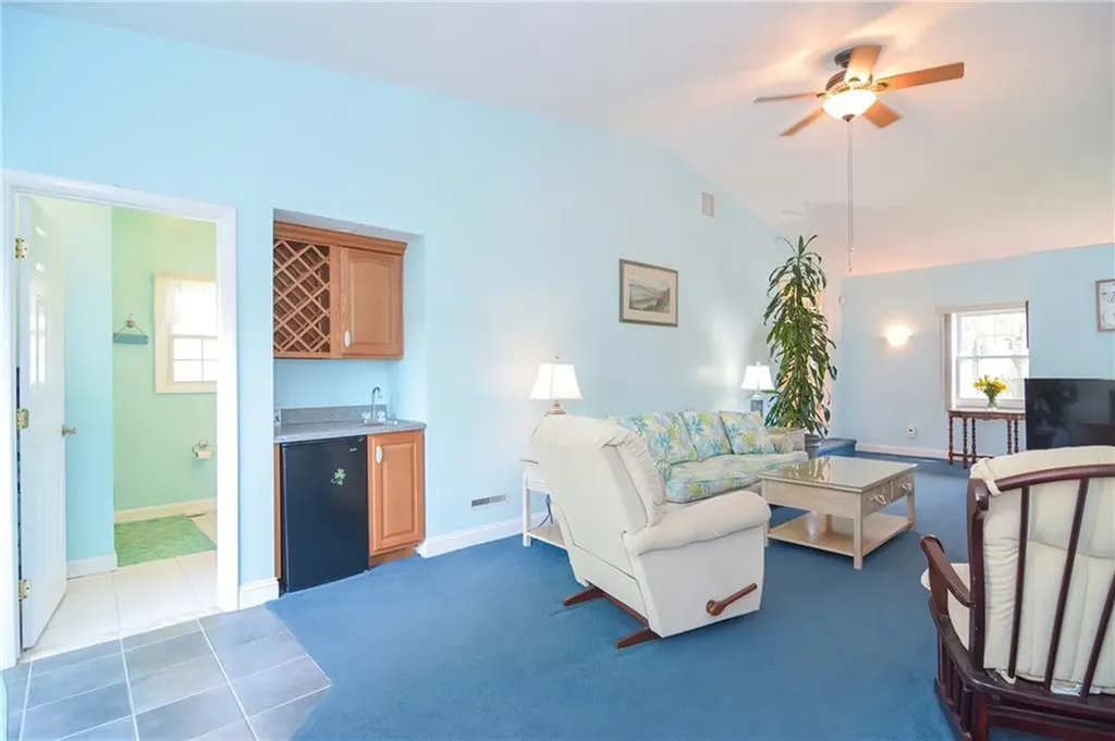 130 Bramble Way Tiverton RI 02878